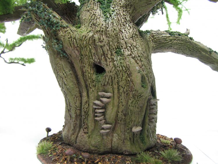 yew tree, tutorial, daggerandbrush, wargaming, 28mm, hollow trunk, bark texture, large tree, fimo, mushrooms, fallen branches